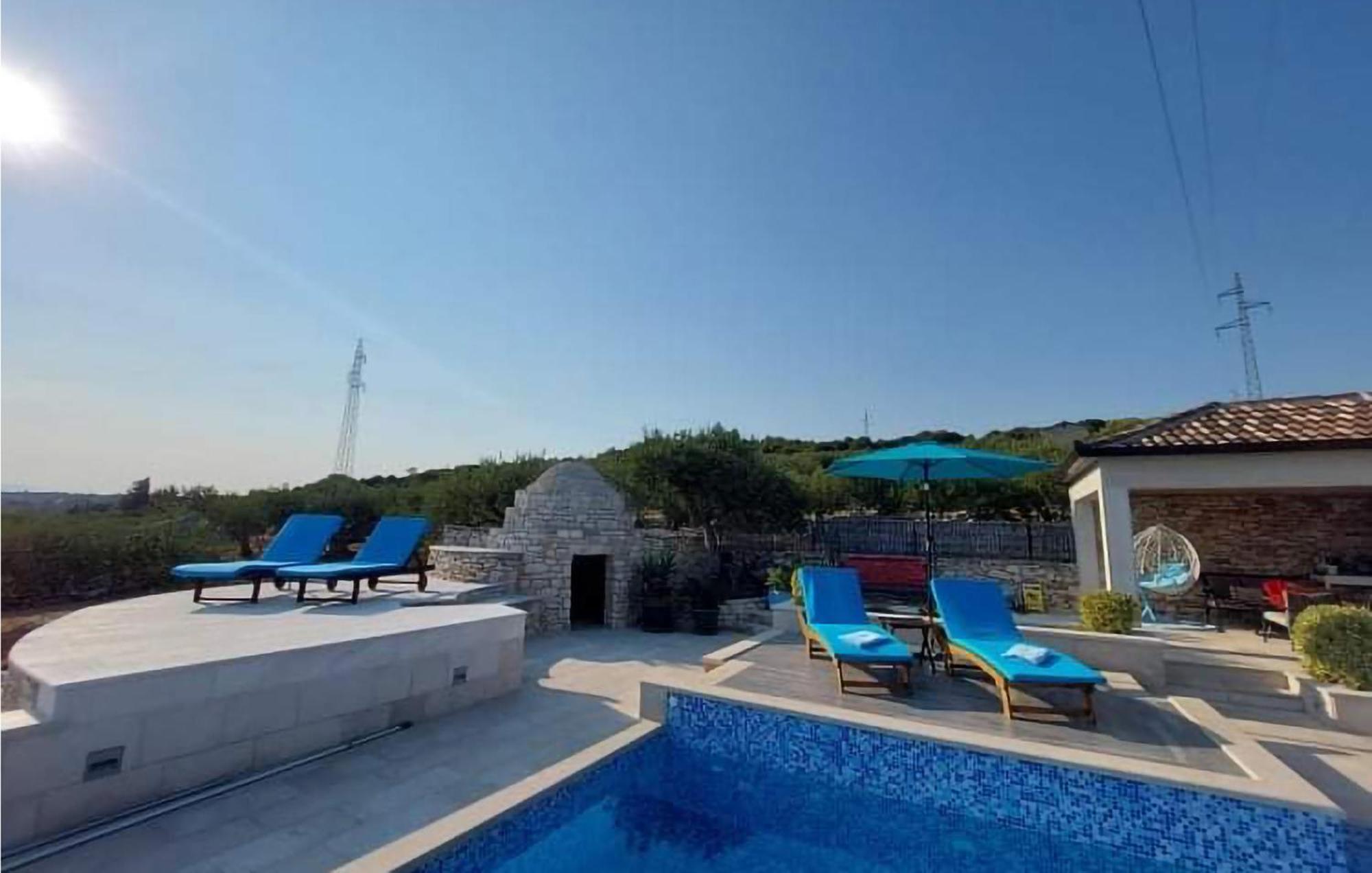 Pet Friendly Home In Postira With Wifi エクステリア 写真